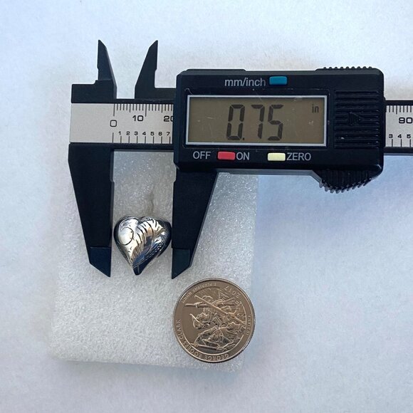 VTG Sterling Silver 925 Etched Hollow Puffy Heart Stud Earrings Heart Jewelry - Picture 13 of 16